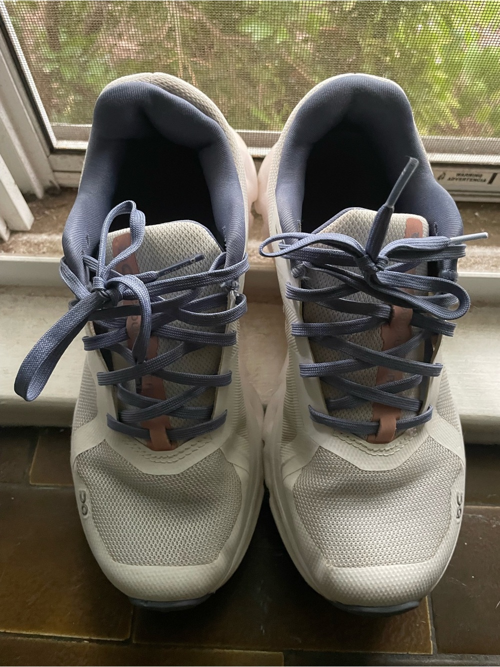 Women White and Light Blue Athletic Sneakers
